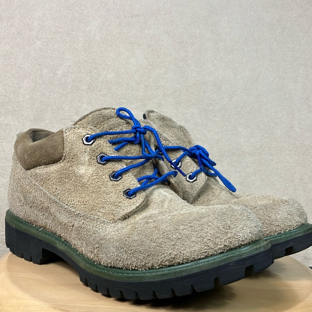 Timberland Waterproof Suede Outdoor Boots Women’s size ≈ 7‎